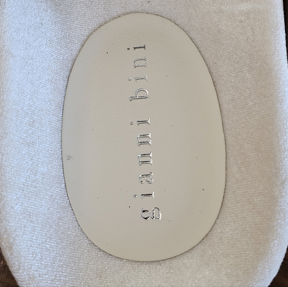Gianni Bini Women's Cream Suede Clogs/Mules w/ Silver/Gold Accents Size 8 & 9.5 - Picture 6 of 8